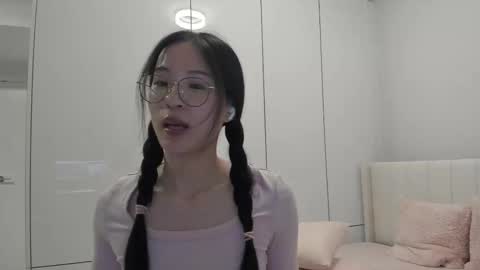 Snapshot of secretgirlfriendxo chatting on 17, 12, 2025 Angela online show from 17, 12, 2025