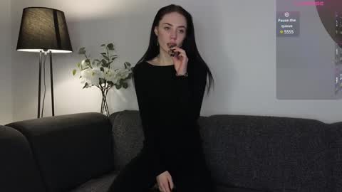 Snapshot of seduced_by_sara chatting on 11, 1, 2025 Sara online show from 11, 1, 2025
