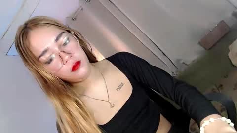 Snapshot of seducing_angela chatting on 22, 10, 2025 seducing_angela online show from 22, 10, 2025