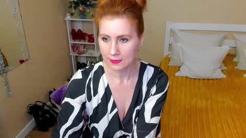 seductive_foxy_ online show from 17, 12, 2025