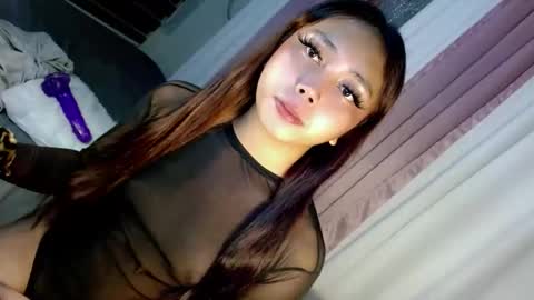 Snapshot of seductive_morena chatting on 14, 12, 2025 Im shy online show from 14, 12, 2025