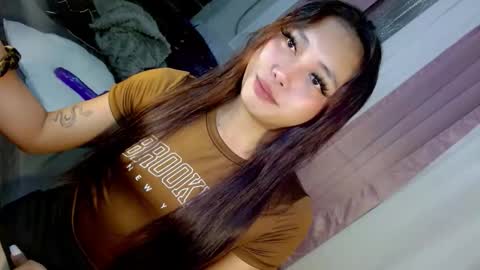 Snapshot of seductive_morena chatting on 21, 12, 2025 Im shy online show from 21, 12, 2025