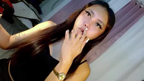 Snapshot of seductive_morena chatting on 22, 12, 2025 Im shy online show from 22, 12, 2025