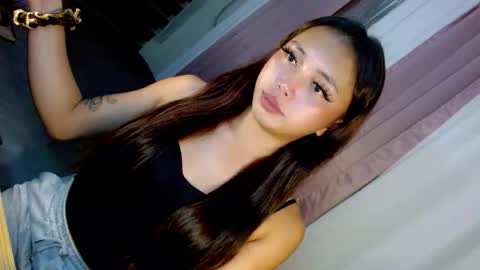 Snapshot of seductive_morena chatting on 23, 12, 2025 Im shy online show from 23, 12, 2025