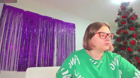 seductive_she_wolf online show from 28, 12, 2024