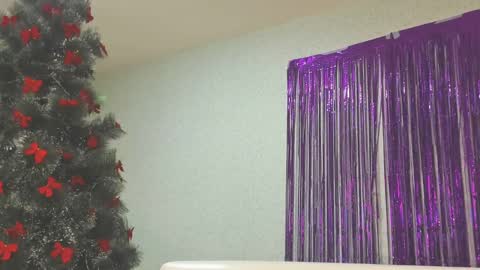 seductive_she_wolf online show from 28, 12, 2024