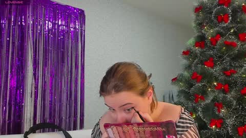 seductive_she_wolf online show from 30, 12, 2024