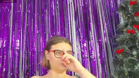 seductive_she_wolf online show from 4, 1, 2025