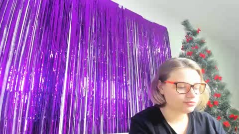 seductive_she_wolf online show from 10, 1, 2025