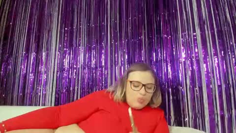 seductive_she_wolf online show from 10, 1, 2025