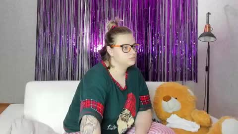 seductive_she_wolf online show from 15, 2, 2025
