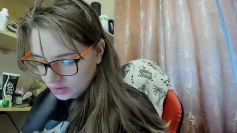 Snapshot of seductive_she_wolf chatting on 5, 5, 2026 seductive_she_wolf online show from 5, 5, 2026