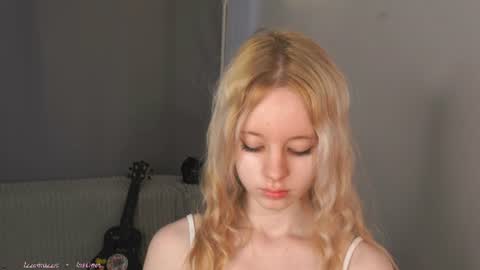 Snapshot of seebunny chatting on 25, 6, 2026 See Its honey bunny im Lana online show from 25, 6, 2026