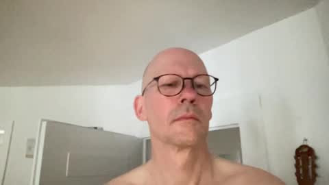Snapshot of seethebigpicture chatting on 5, 7, 2026 seethebigpicture online show from 5, 7, 2026