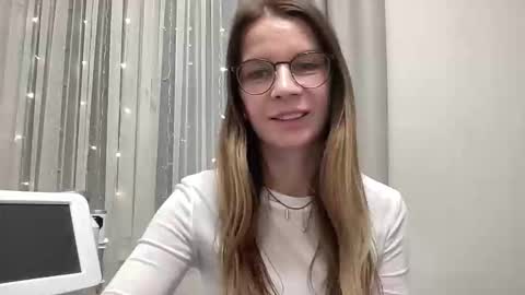 Snapshot of selamiyaa chatting on 8, 4, 2026 selamiyaa online show from 8, 4, 2026