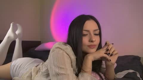 Snapshot of selena_riot chatting on 7, 5, 2026 sofi online show from 7, 5, 2026