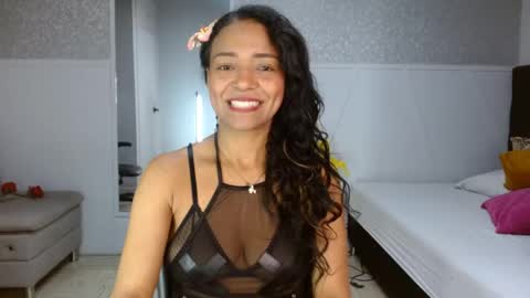 Snapshot of selene_bubble chatting on 24, 4, 2026 Selene online show from 24, 4, 2026