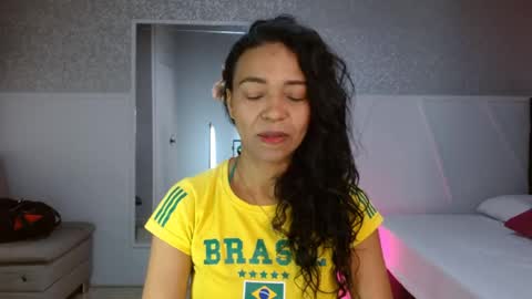 Snapshot of selene_bubble chatting on 7, 5, 2026 Selene online show from 7, 5, 2026