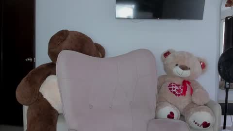 Snapshot of selene_king22 chatting on 8, 7, 2026 Alejandra online show from 8, 7, 2026