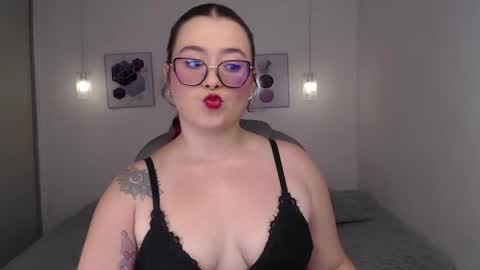 Snapshot of selene_rouse_ chatting on 5, 5, 2026 selene_rouse_ online show from 5, 5, 2026