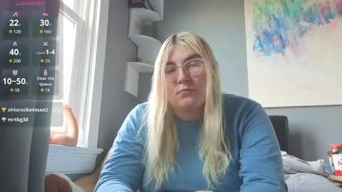 Snapshot of selenebaby chatting on 18, 4, 2026 Selene online show from 18, 4, 2026