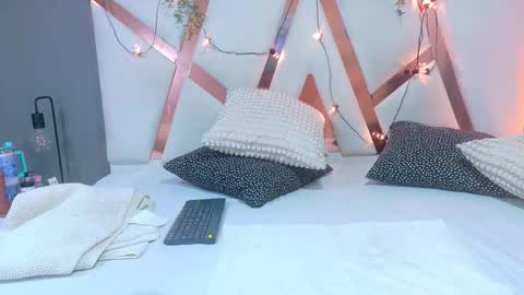 SELENE GIBSON online show from 3, 2, 2026