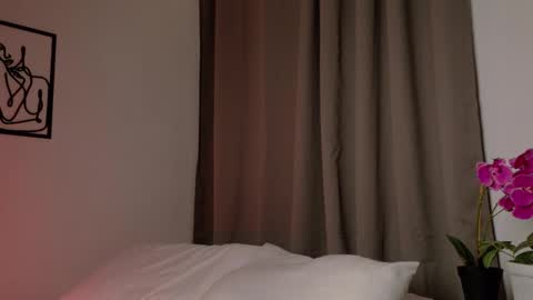 Snapshot of selenenova chatting on 26, 2, 2026 Selene Nova online show from 26, 2, 2026