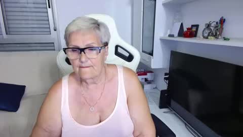 Snapshot of selenna57 chatting on 11, 5, 2026 Selenna online show from 11, 5, 2026