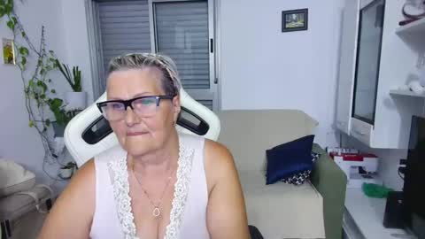 Snapshot of selenna57 chatting on 1, 6, 2026 Selenna online show from 1, 6, 2026