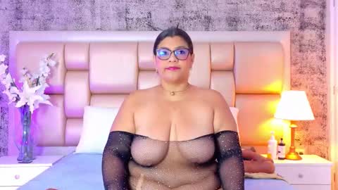 Snapshot of selennacooper chatting on 5, 2, 2026 Selenna Cooper online show from 5, 2, 2026