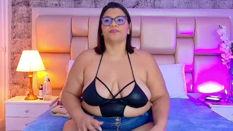 Snapshot of selennacooper chatting on 17, 5, 2026 Selenna Cooper online show from 17, 5, 2026