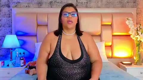 Snapshot of selennacooper chatting on 7, 7, 2026 Selenna Cooper online show from 7, 7, 2026