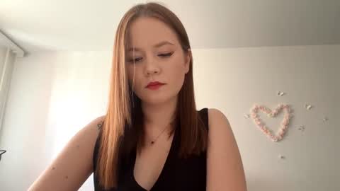 Snapshot of selmacalumag chatting on 19, 6, 2026 Lily online show from 19, 6, 2026