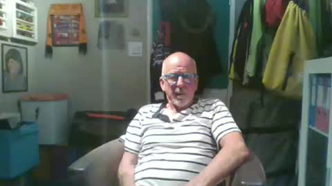 Snapshot of semajstretsa chatting on 14, 5, 2026 frederick online show from 14, 5, 2026
