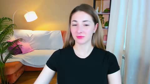 sensitiveheartt online show from 4, 10, 2025