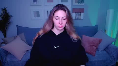 sensitiveheartt online show from 8, 4, 2026