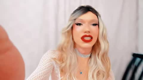 Snapshot of sensual_miss_mia chatting on 1, 5, 2026 Mia online show from 1, 5, 2026