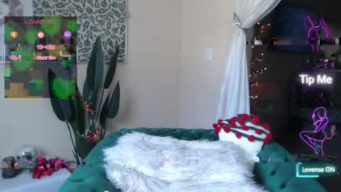 Snapshot of sensual_paradise_ chatting on 5, 5, 2026 V online show from 5, 5, 2026