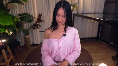 Maria- OF sensual bee online show from 7, 2, 2026