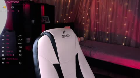 Snapshot of sensualily chatting on 8, 2, 2025 Kiki online show from 8, 2, 2025