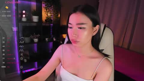 Snapshot of sensualily chatting on 12, 9, 2025 Kiki online show from 12, 9, 2025