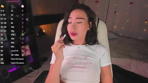 Snapshot of sensualily chatting on 29, 4, 2026 Kiki online show from 29, 4, 2026