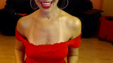 sensualmyra online show from 10, 7, 2026