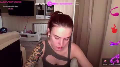 Snapshot of serenamilss chatting on 14, 9, 2025 serenamilss online show from 14, 9, 2025