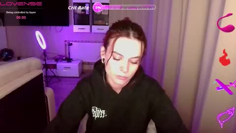 Snapshot of serenamilss chatting on 30, 9, 2025 serenamilss online show from 30, 9, 2025