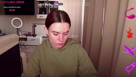 Snapshot of serenamilss chatting on 5, 10, 2025 serenamilss online show from 5, 10, 2025