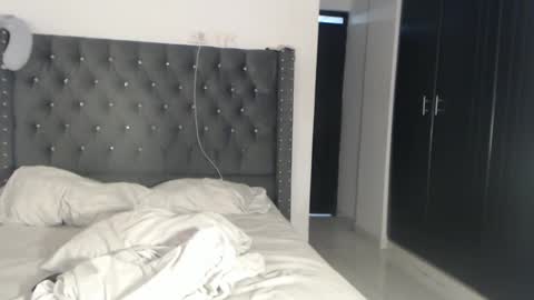 sararoussee online show from 15, 12, 2024