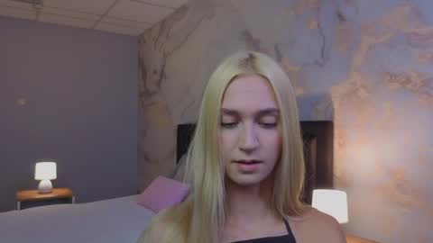 Snapshot of serenastile chatting on 27, 5, 2026 SerenaStile online show from 27, 5, 2026