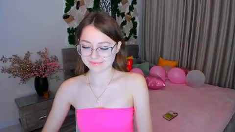 Snapshot of sereneflame chatting on 2, 3, 2025 Ophelia online show from 2, 3, 2025