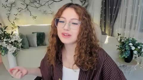 Snapshot of sereneflame chatting on 27, 11, 2025 Ophelia online show from 27, 11, 2025